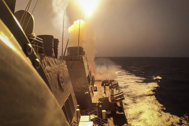 Американські есмінці допомагали Ізраїлю збивати іранські ракети – WP