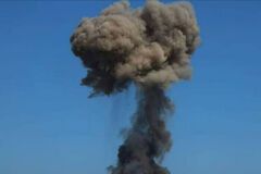 Россия ударила по Сумам и области: повреждены магазин, аптеки, школа, автомобили, ранены люди