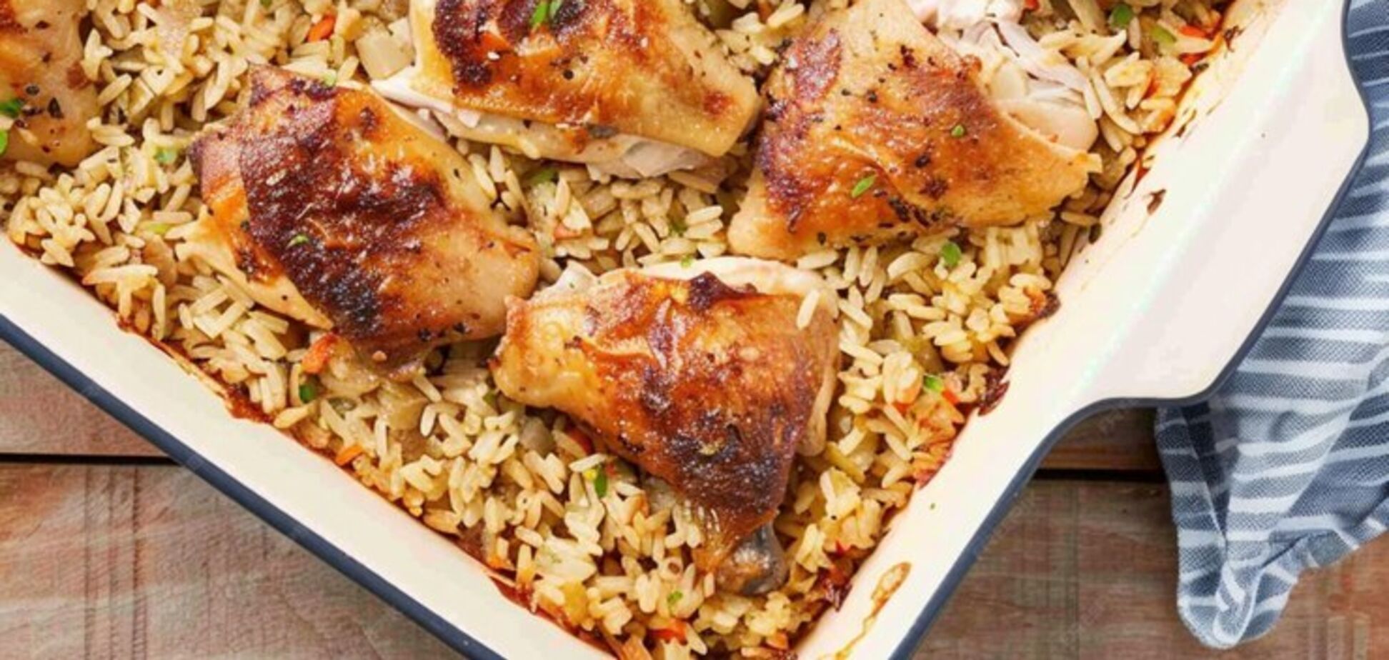 Проще плова: как вкусно приготовить рис с курицей в духовке на обед