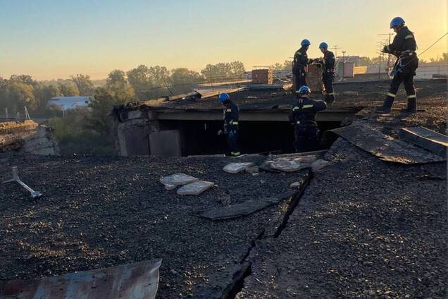 Київ та область атакували 'Шахеди', працювала ППО: внаслідок падіння уламків виникла пожежа, є постраждалий. Фото