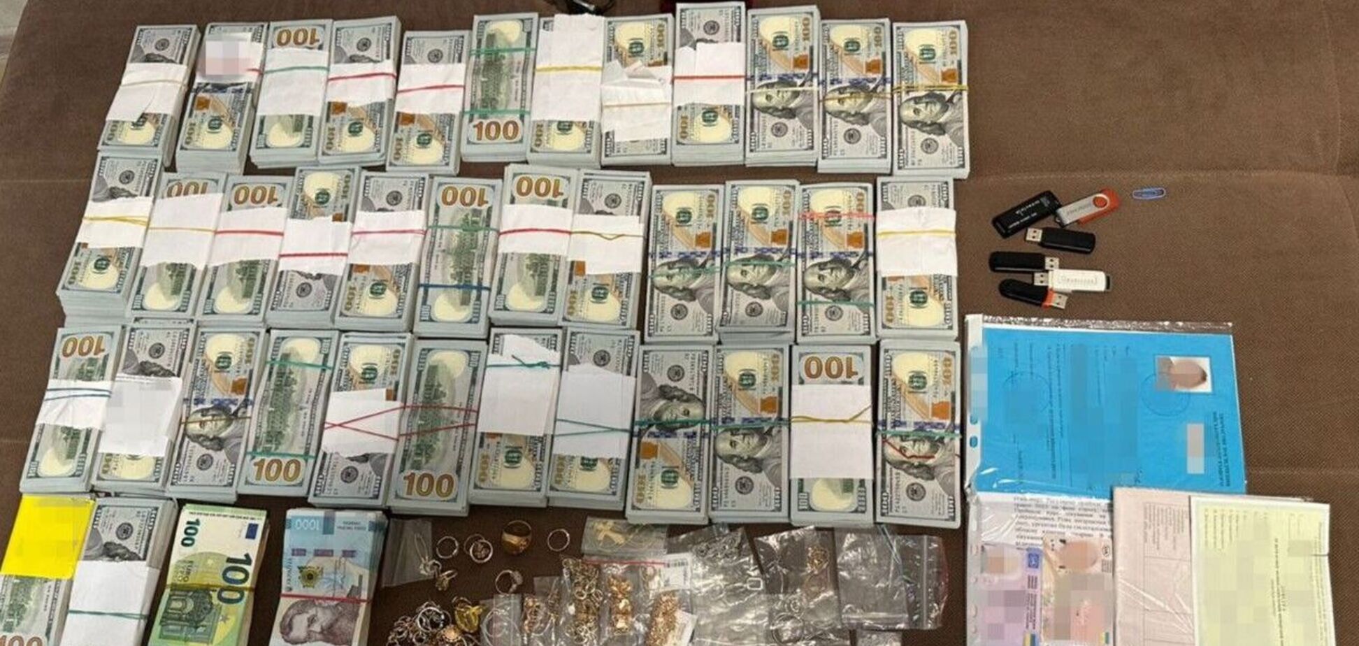 СБУ нашла у руководителя Николаевской областной МСЭК более 450 тыс. долларов: у ее сына есть российский паспорт. Фото и видео