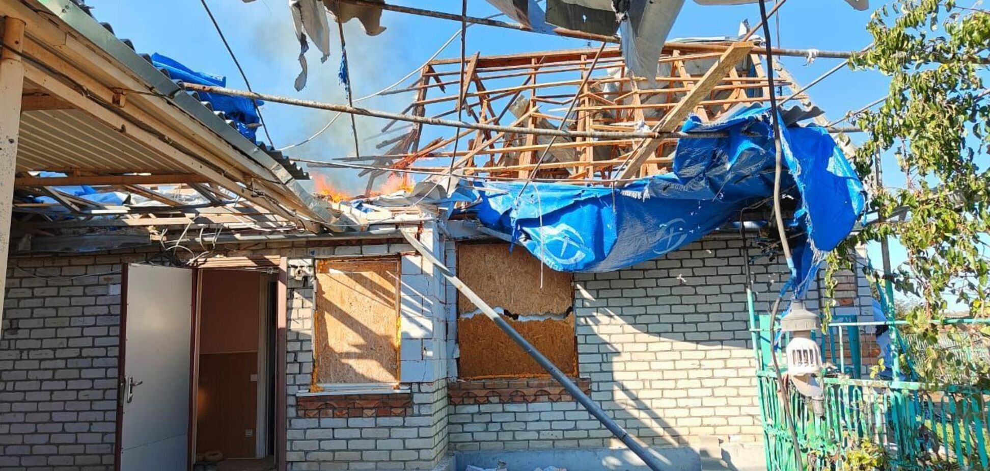 Окупанти вдарили по Дніпропетровщині, є руйнування: загинув чоловік. Фото