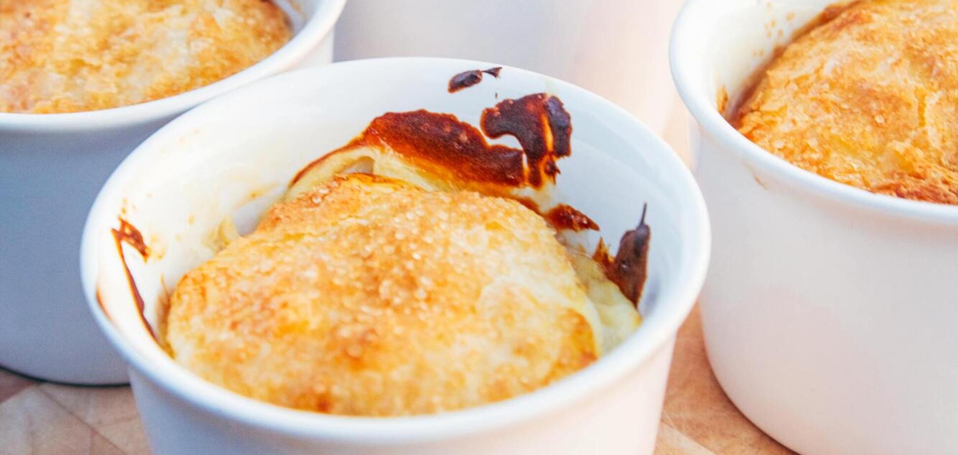 Как превратить черствые круассаны во вкусный десерт: интересный прием от знаменитой кулинарки