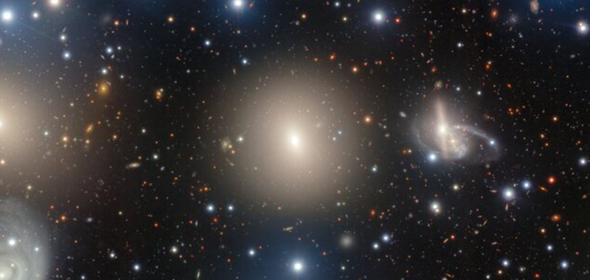 Астрономи показали нове фото скупчення Персея – одного з наймасивніших об'єктів у найближчому Всесвіті