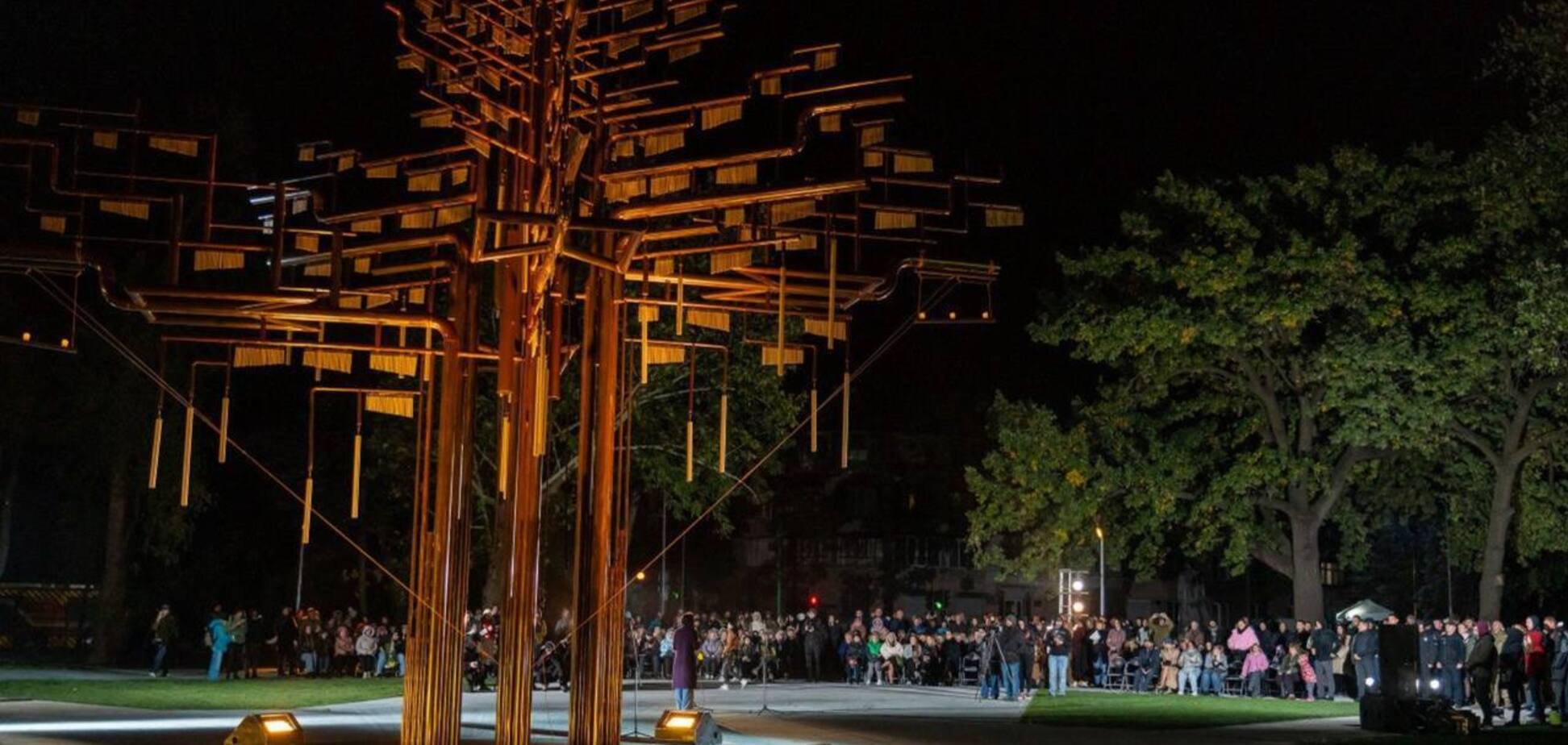 У Запоріжжі відкрили меморіал 'Дерево пам’яті', присвячений полеглим захисникам України