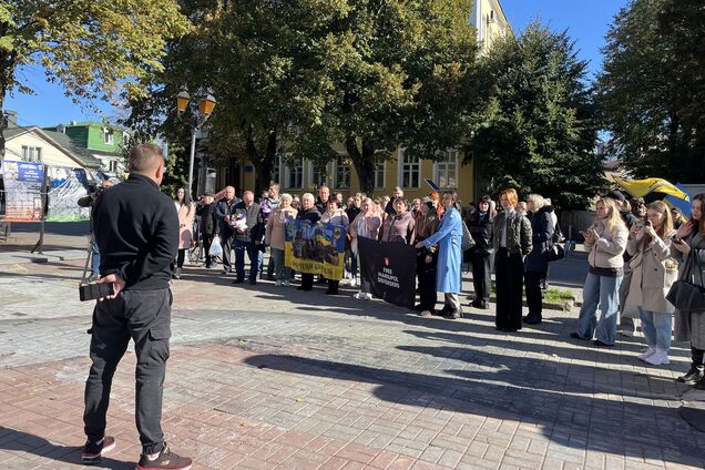 Героические 86 дней: Винница стала четвертым городом, принявшим выставку об обороне Мариуполя