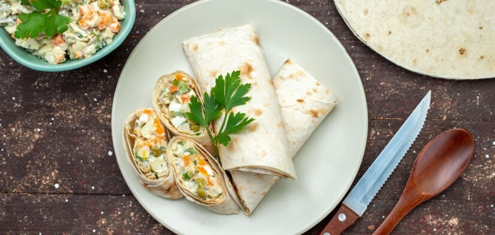 Ліниві рулетики з яйцем та зеленню з лаваша: ідеально підійдуть для перекусу дитині