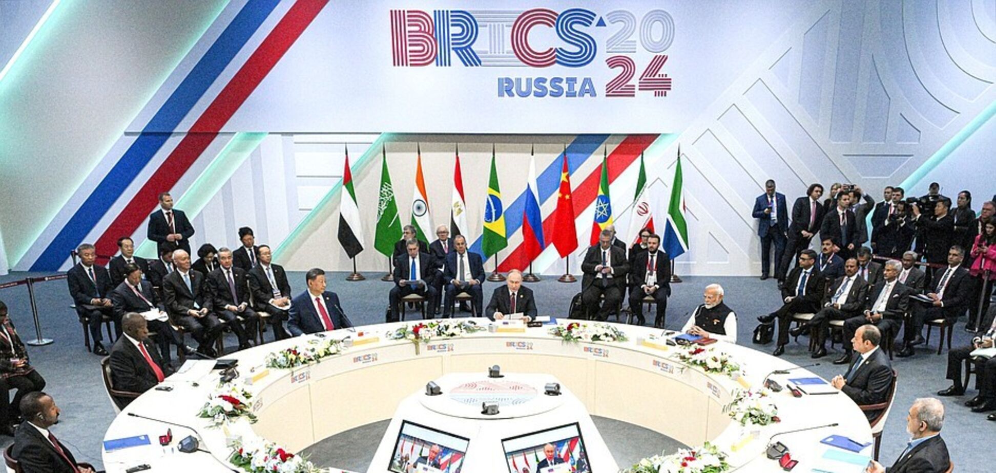 'Боже, как прекрасна Россия, давайте обнимемся с Путиным': Огрызко объяснил, почему на самом деле саммит БРИКС провели в РФ