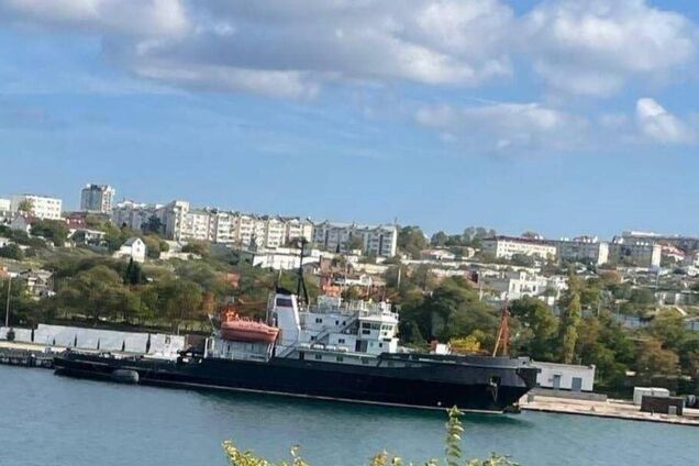 В бухте Севастополя зафиксировали три боевых катера, буксир и спасательный корабль РФ: в 'Атеш' указали на важный 'нюанс'. Фото