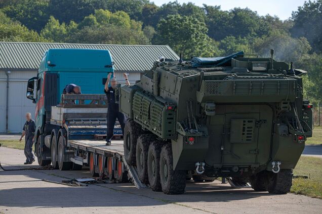 Канада передала Україні першу партію БТР LAV: на що здатна техніка на полі бою. Фото