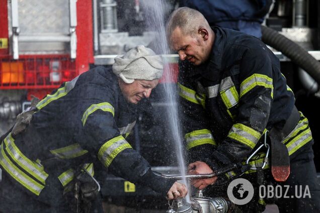 У Києві на Печерську сталась пожежа в елітній багатоповерхівці. Подробиці, фото та відео