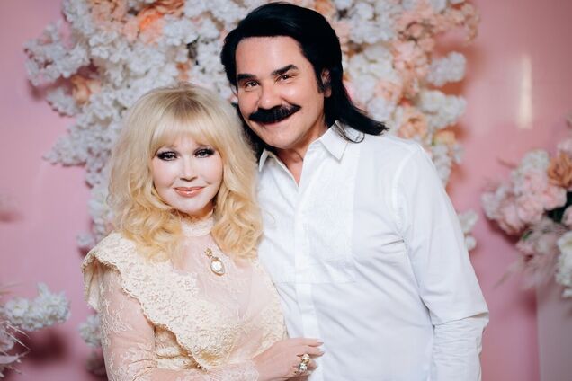 Павло Зібров з телеекрана звернувся до коханої дружини в її день народження: в чому секрет їхнього 31-річного шлюбу