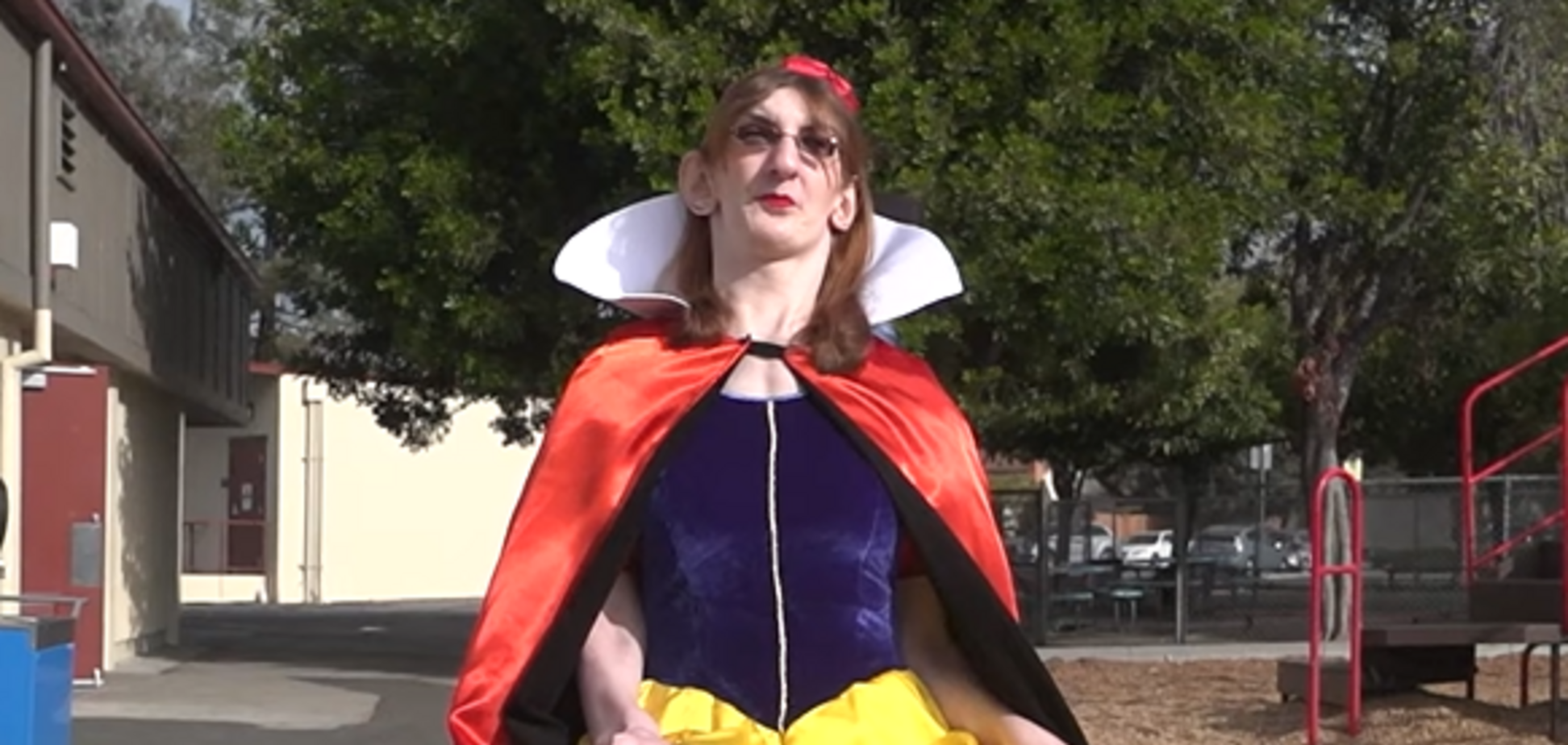 Найвища жінка в світі вразила своїм костюмом на Геловін: який вигляд мала Румейса Гелгі, ріст якої складає понад 215 см. Фото і відео