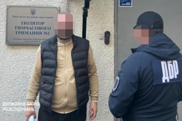 Вигадували чоловікам діагнози: ДБР викрило в Одеському обласному МСЕК багатомільйонну схему. Фото і відео