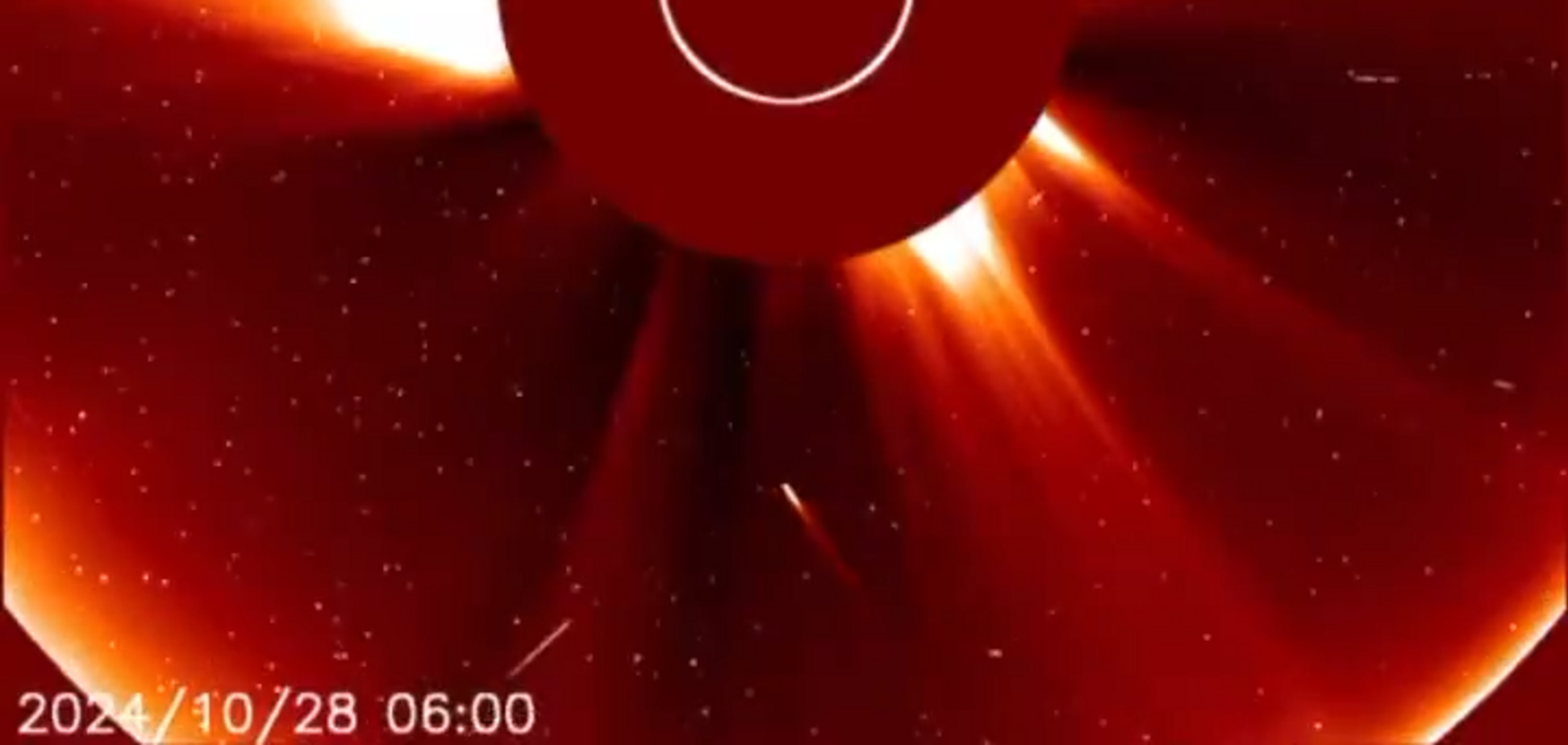 Комета ATLAS, которую жители Земли должны увидеть в конце октября, сгорела во время приближения к Солнцу. Видео