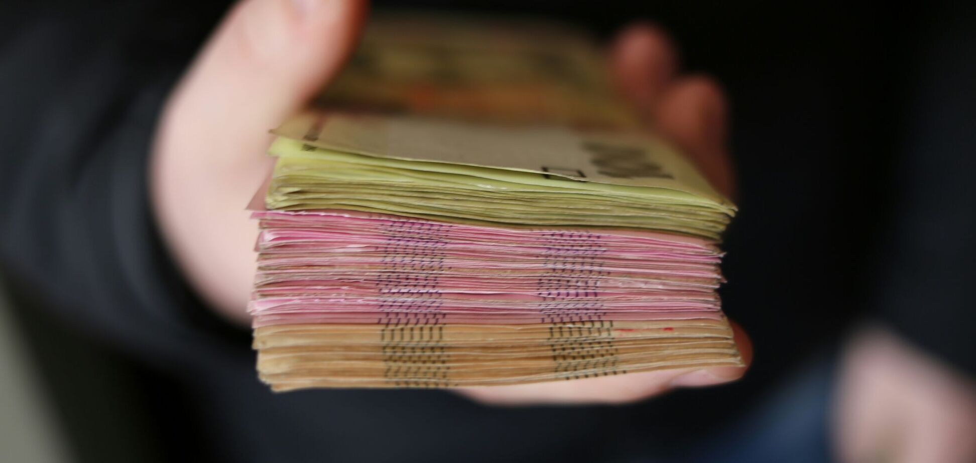 Какая средняя зарплата в Украине