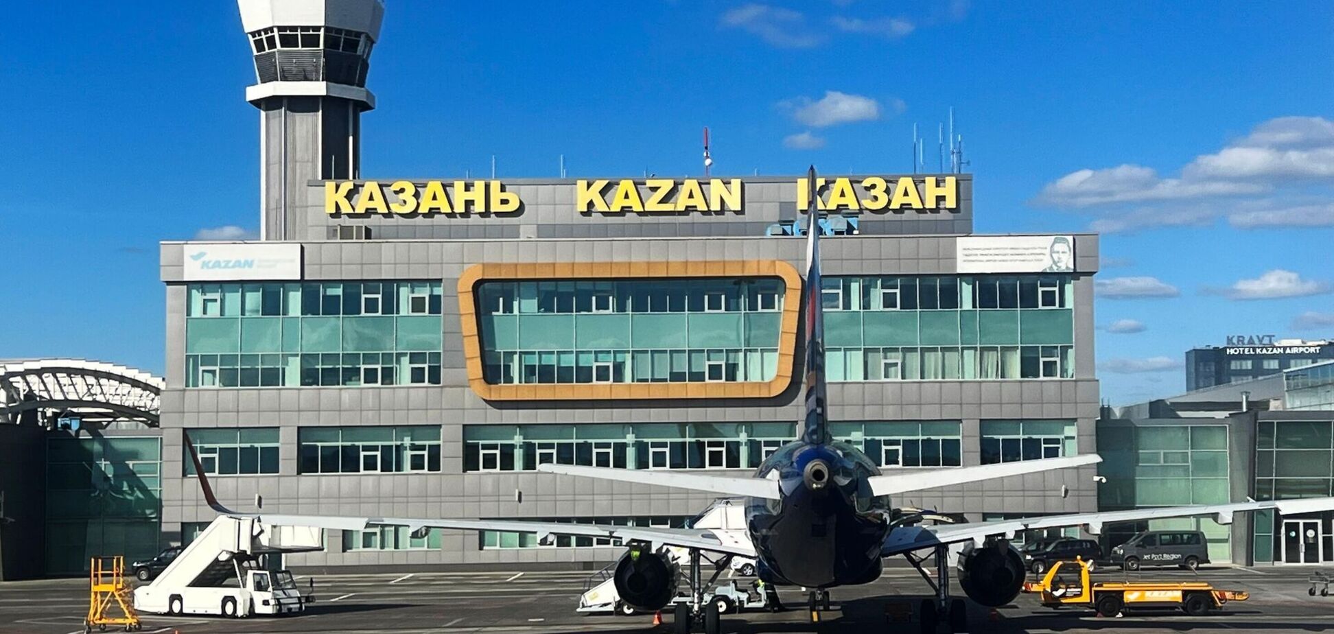 'Все по плану?' Аэропорты Казани и Нижнекамска останавливали работу из-за угрозы дронов, россияне в истерике