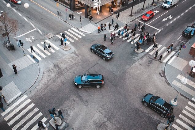 Хто порушує правила? Швидкий тест на знання ПДР