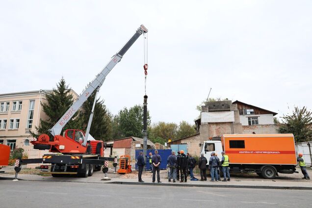 У Чернігові оголосили надзвичайну ситуацію: людей закликали зробити запаси води. Фото
