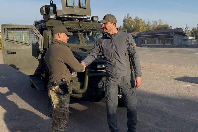 Володимир Кличко відвіз допомогу бійцям на Донецький напрямок фронту