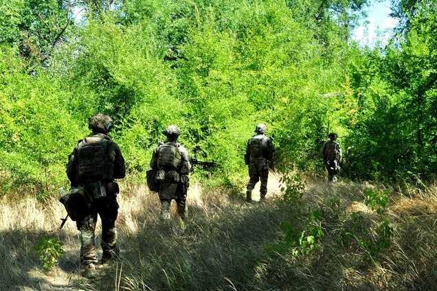 Украинские военные в Харьковской области отбили у врага не только позиции, но и пленных: в Третьей штурмовой раскрыли детали. Видео