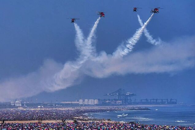 Прийшло більше мільйона людей: в Індії на авіашоу виникла тиснява, загинули п’ятеро осіб, понад 100 постраждали. Фото і відео