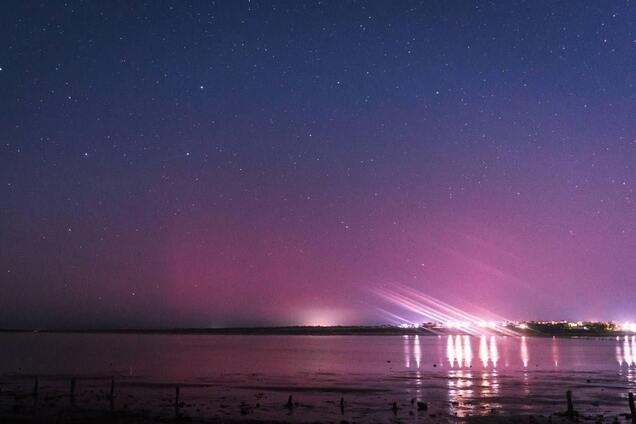 Над Україною помітили північне сяйво: рідкісне явище бачили на Одещині та Івано-Франківщині. Фото
