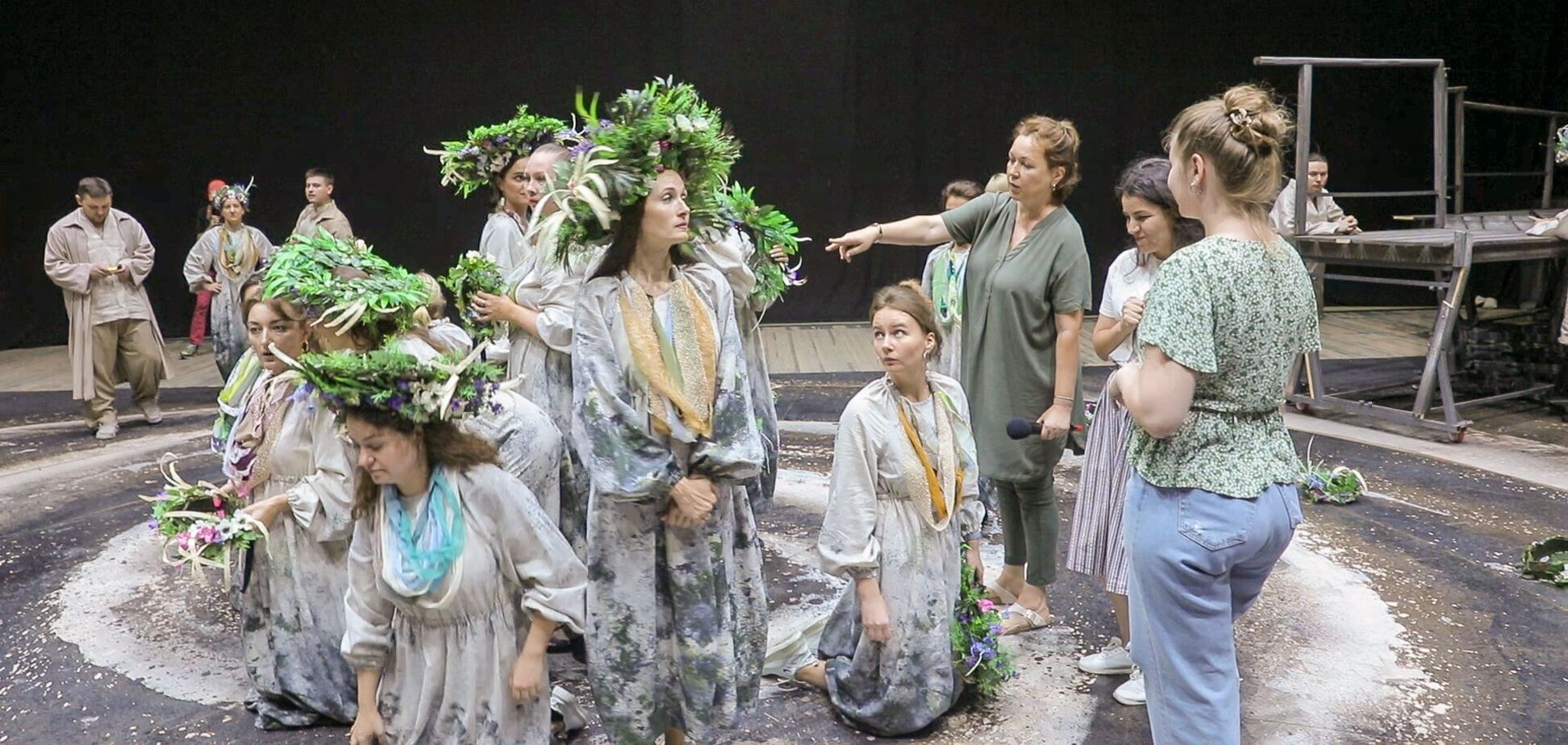 Наш враг вкладывает огромные деньги в искусство, превращает его в оружие, а Европа эти деньги с удовольствием 'ест'. Интервью с режиссером Оксаной Тараненко