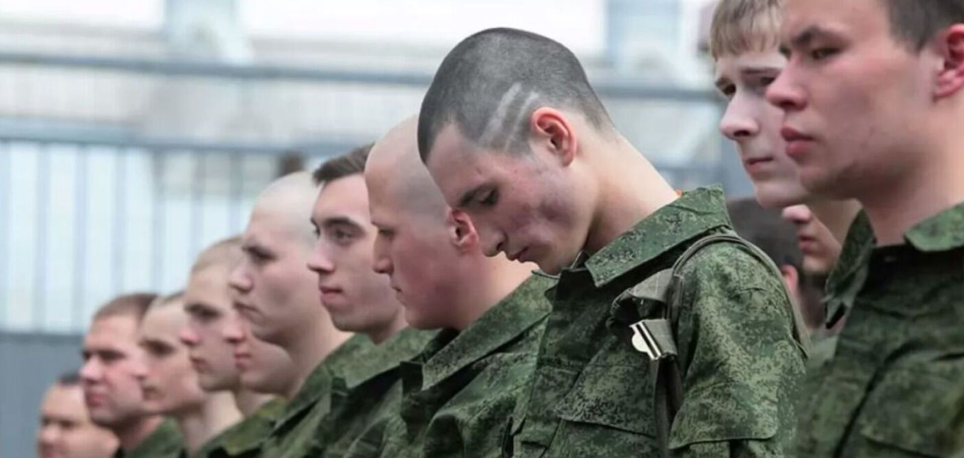 'Прив'язували дроти до ніг': російський окупант розповів про знущання з військових в армії Путіна. Аудіо