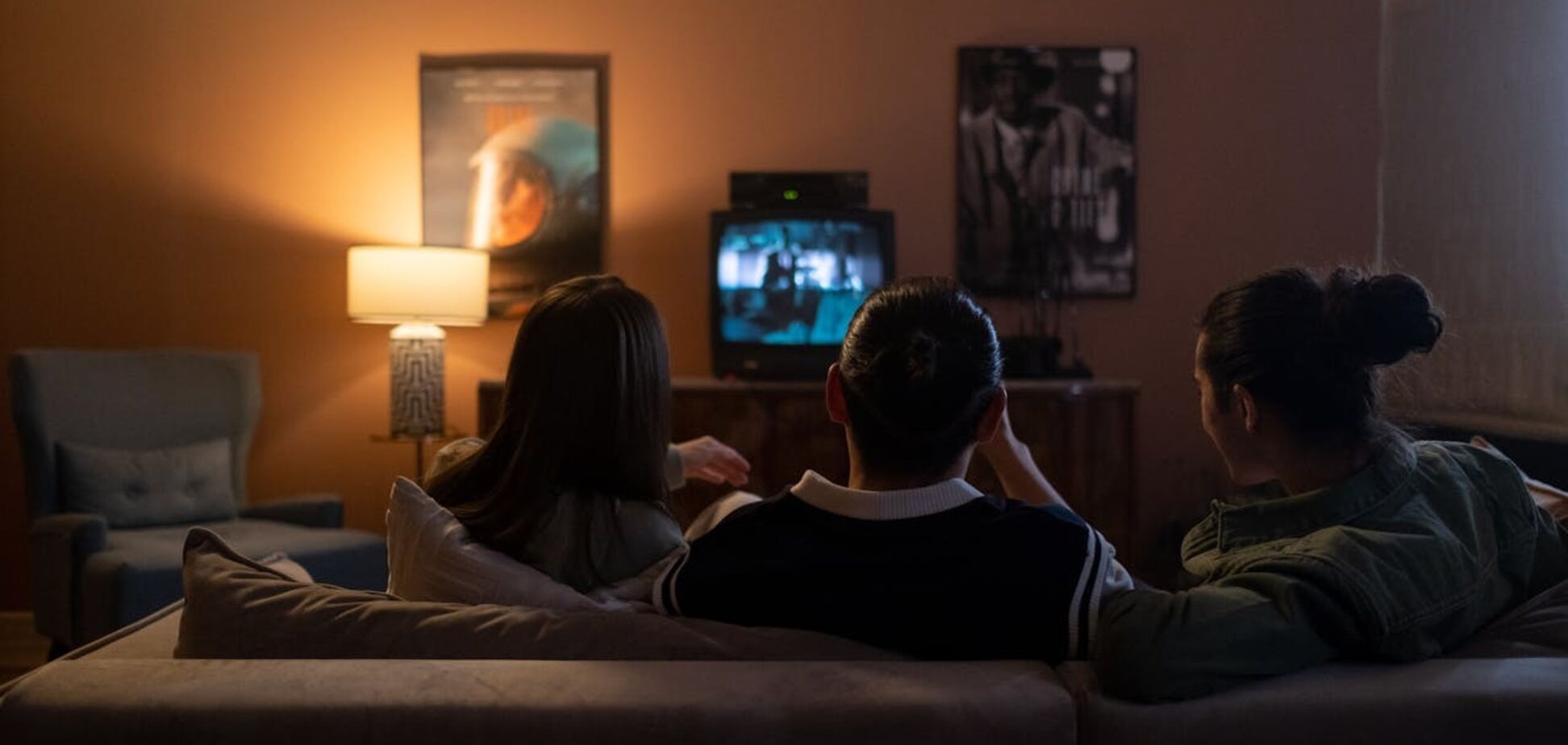 Фильмы и сериалы с осенней атмосферой: что посмотреть вечером