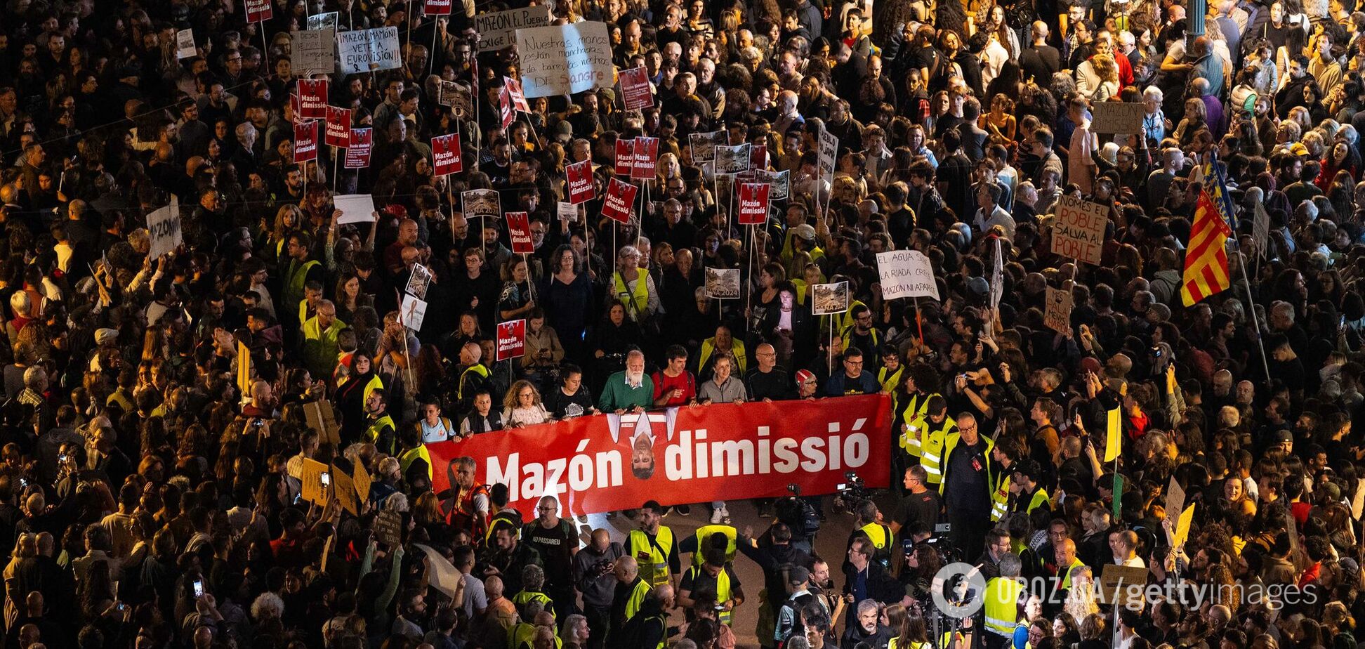 В Валенсии прошли протесты из-за наводнений: местные власти отказались уходить в отставку. Фото, видео