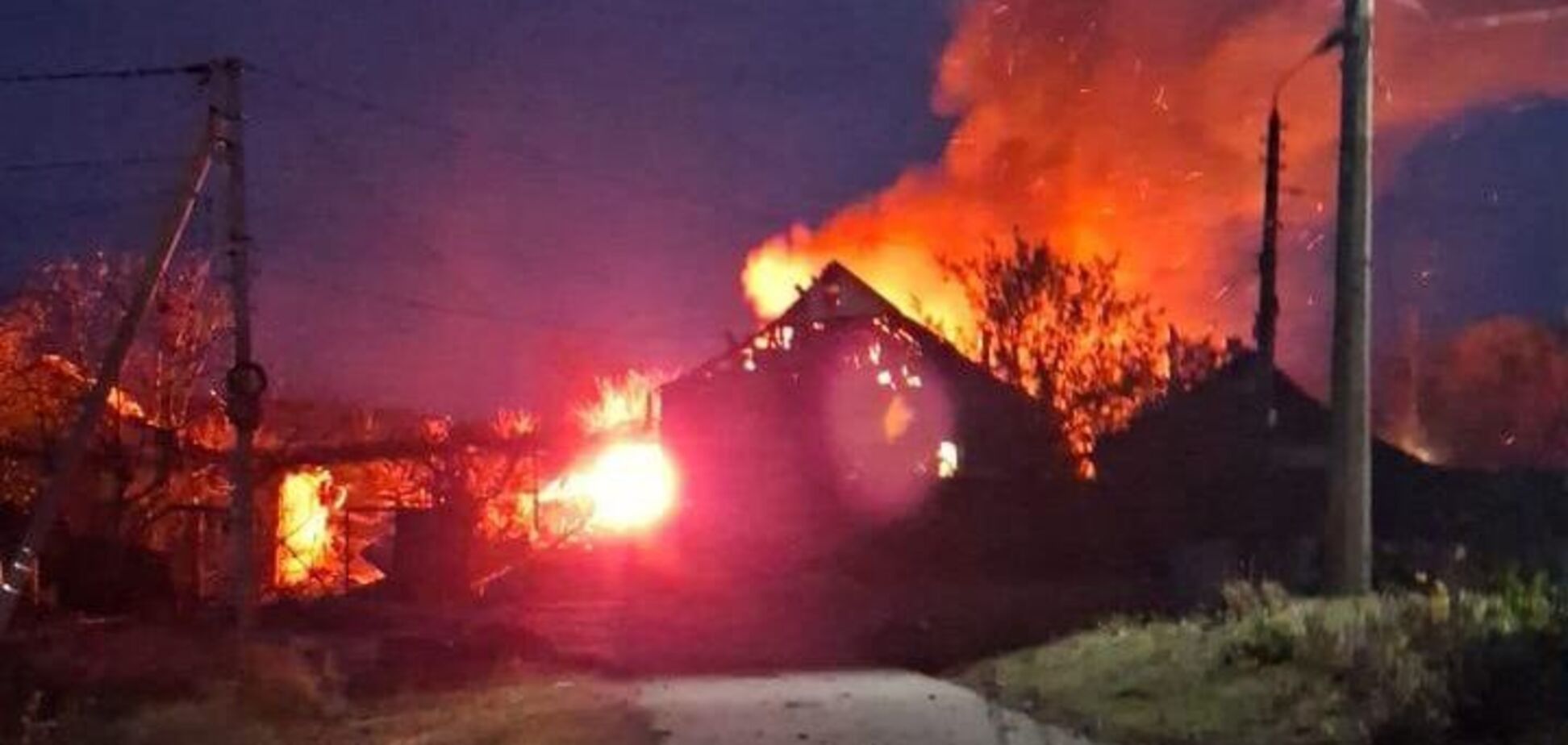 Россияне обстреляли поселок под Краматорском: повреждены частные дома, ранен подросток. Фото и видео