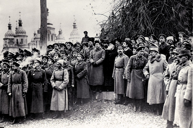 В сети показали митинг в Киеве в 1917 году: на фото Петлюра и Грушевский
