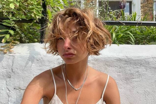 Прическа с начала 00-х будет трендом в 2025 году: кто из звезд уже попробовал каскадный боб