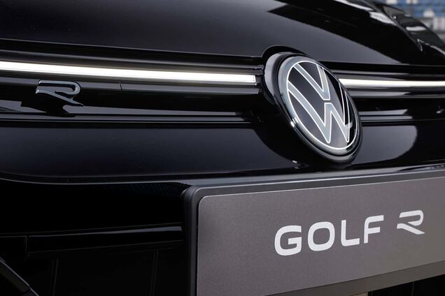 Гаряча новинка: Volkswagen Golf R, що вийде у 2025 році, зробили потужним і стильним