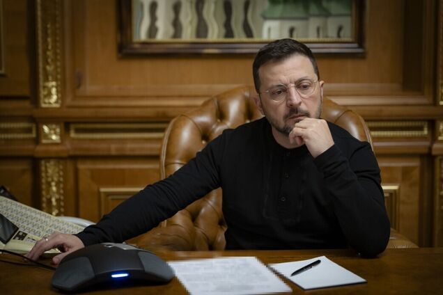 'Людей на фронте не хватает': Зеленский рассказал о проблемах с мобилизацией и помощью партнеров