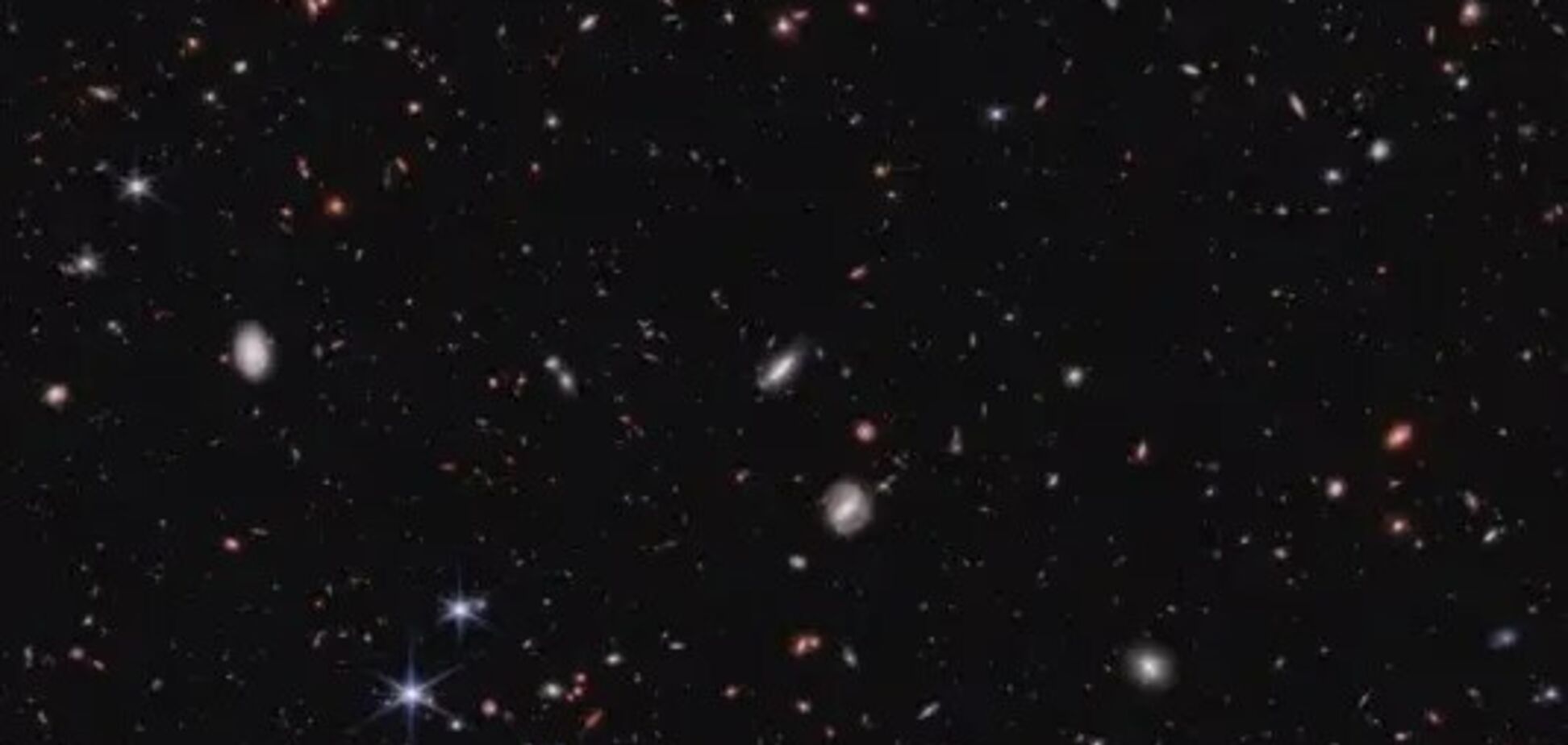 Космический телескоп Джеймса Уэбба нашел необычные галактики, указывающие на альтернативу темной материи