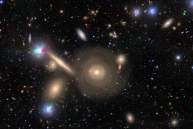 Обнаружена редкая галактика с тройными кольцами, которую невозможно объяснить