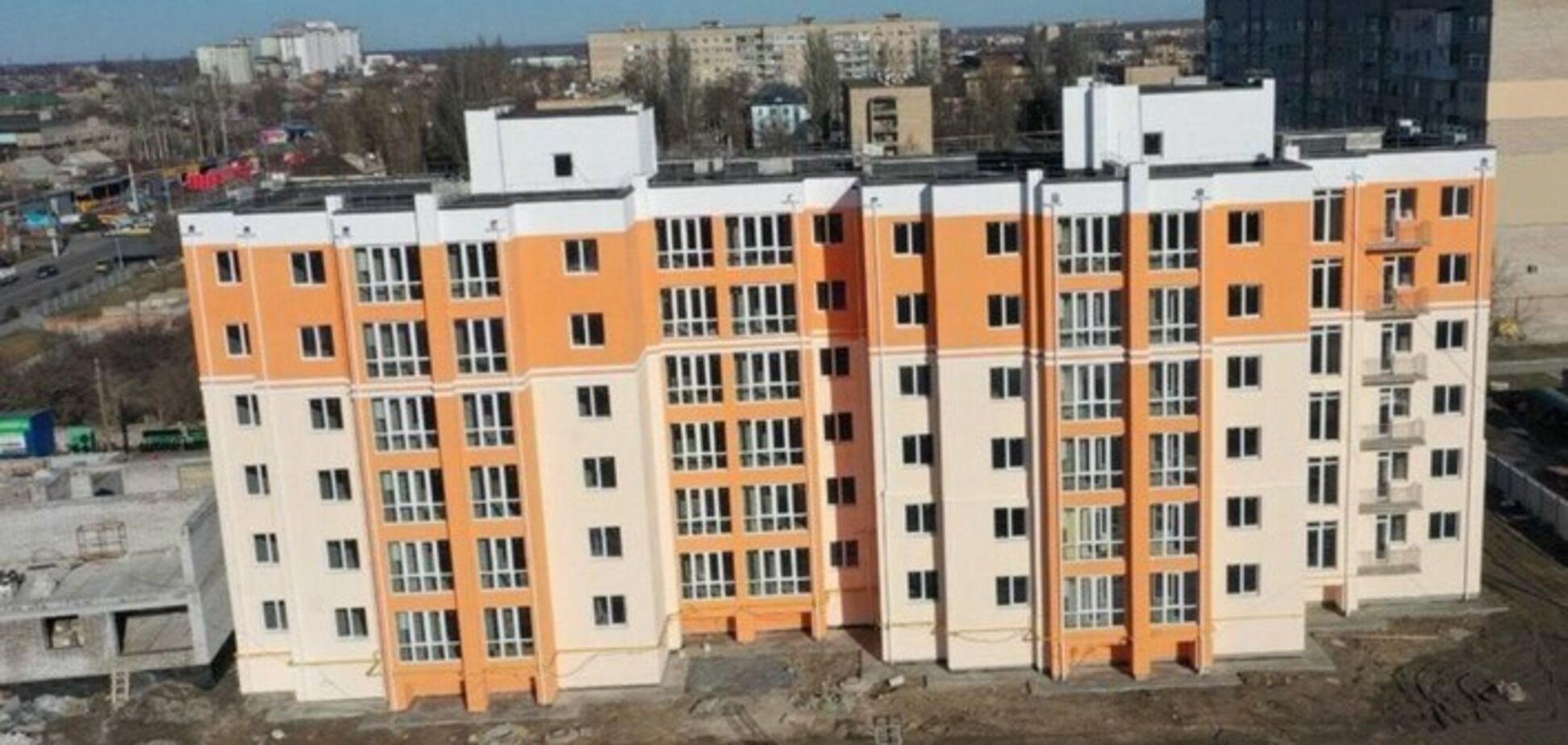 Из-за санкций и инфляции в России рухнул рынок недвижимости: квартиры никто не покупает, стройки останавливаются