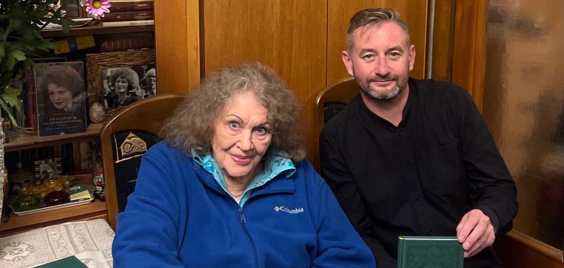 Сергей Жадан показал новое фото 94-летней Лины Костенко: мудрая и светлая женщина