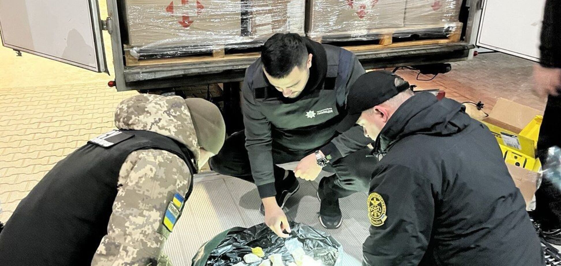 В Украине задержали организатора наркобизнеса, который наладил 'поставки' в Европу и на ВОТ: у него изъяли психотропов на 6,5 млн грн