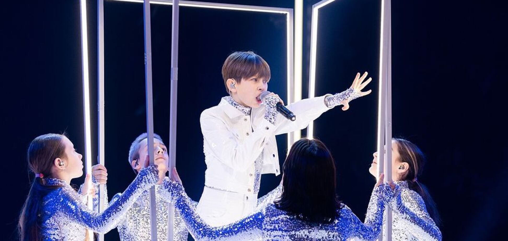 Артем Котенко расплакался после выступления на Детском Евровидении 2024: зал неистовствовал, еврофаны в восторге от песни