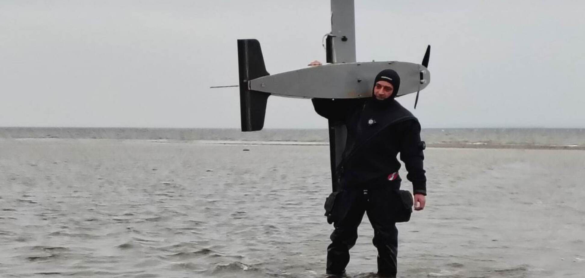 Водолази дістали уламки БПЛА з Київського водосховища: фото