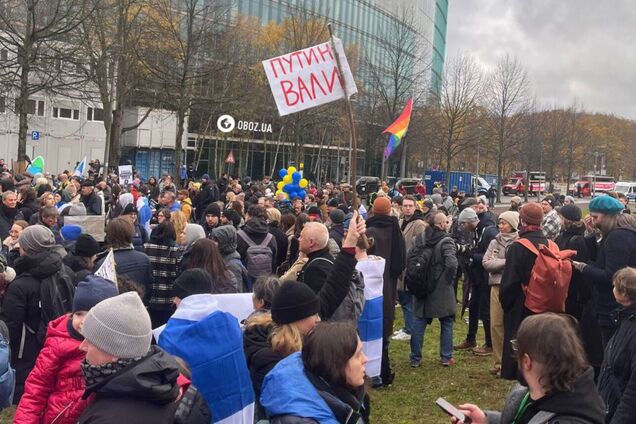 В Берлине 'оппозиция' РФ требовала судить Путина: как отреагировали у Зеленского