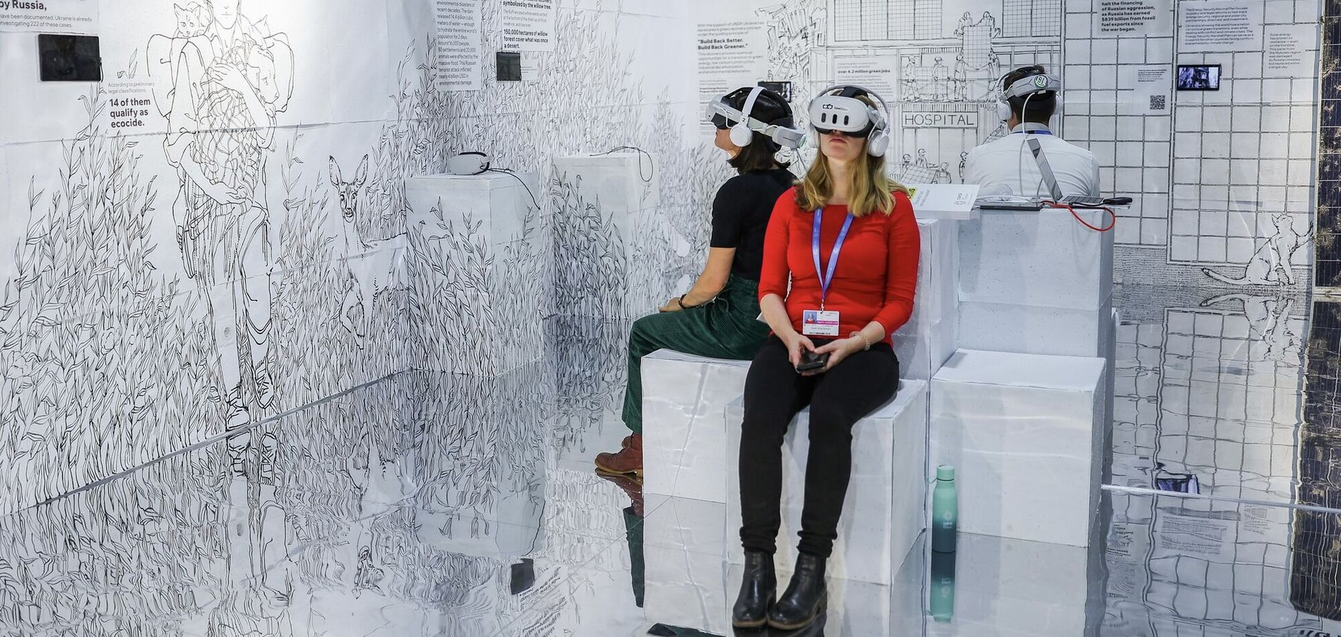 Гибель дельфинов, лесные пожары и загрязнения: на климатической конференции ООН украинцы показали изуродованную войной природу. Видео