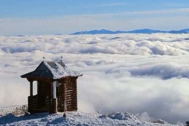 На горі Піп Іван зафіксували 'Карпатське море': рідкісне атмосферне явище вразило мережу. Відео