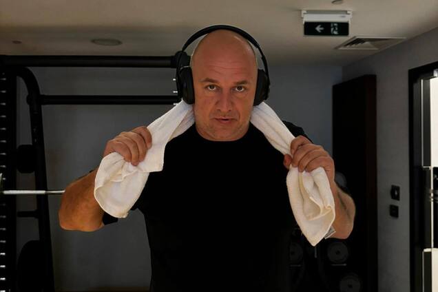 'Уехал и пишет чушь': Женя Галич поспорил с ведущим из-за Потапа