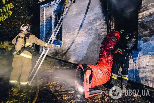 В Киевской области во время пожара в частном доме погибли два человека. Подробности трагедии и фото