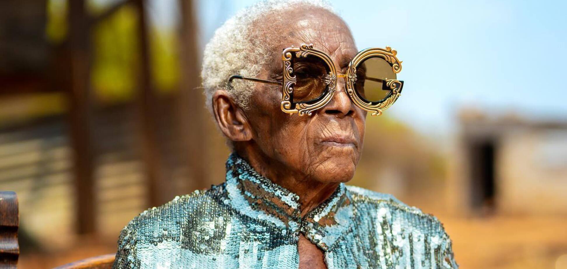 Пенсіонерка із Замбії в масивних сонцезахисних окулярах за одну ніч стала іконою стилю і прославилась на весь світ. Фото