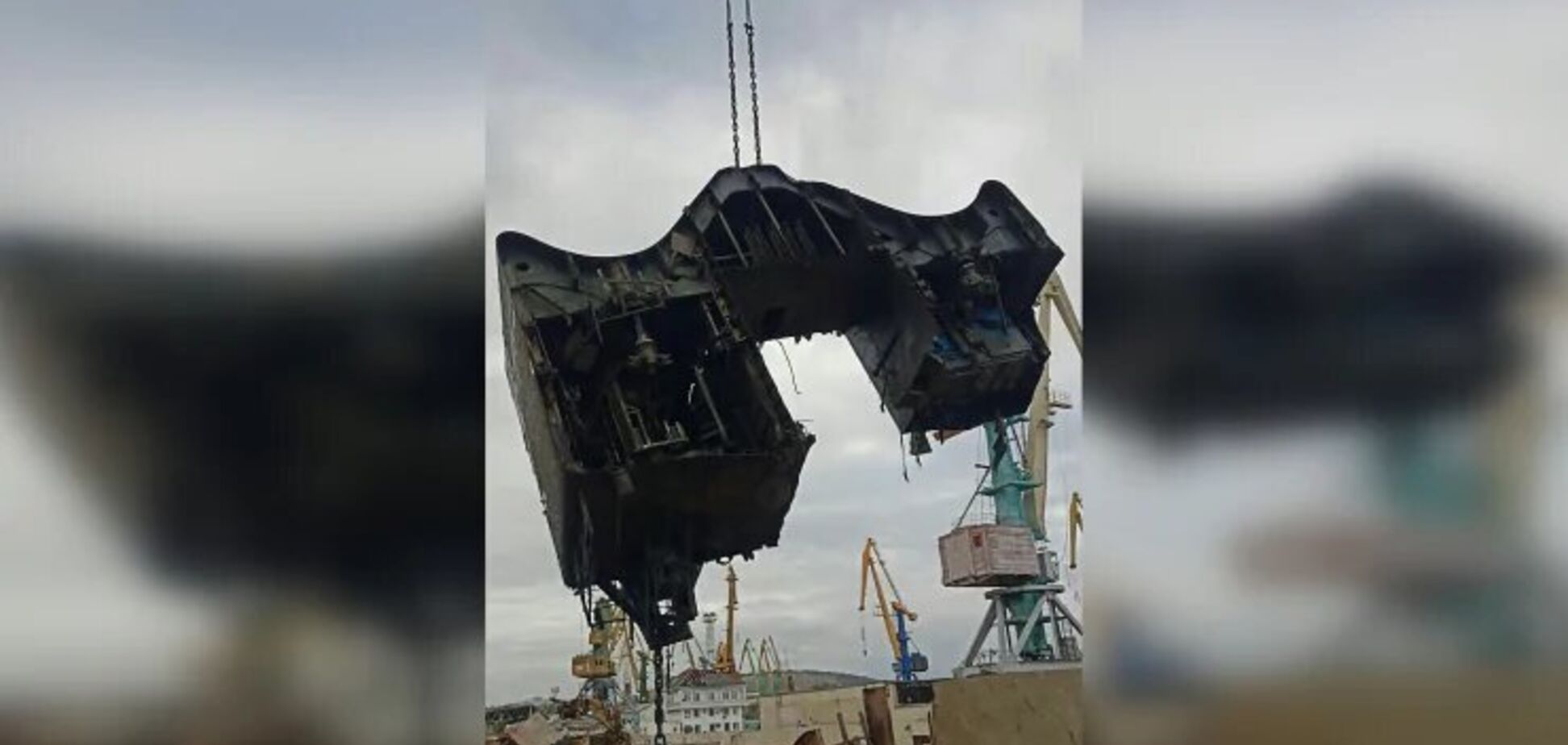 'Может, якорь используют': в ВМС отреагировали на подъем россиянами затонувшего 'Новочеркасска'